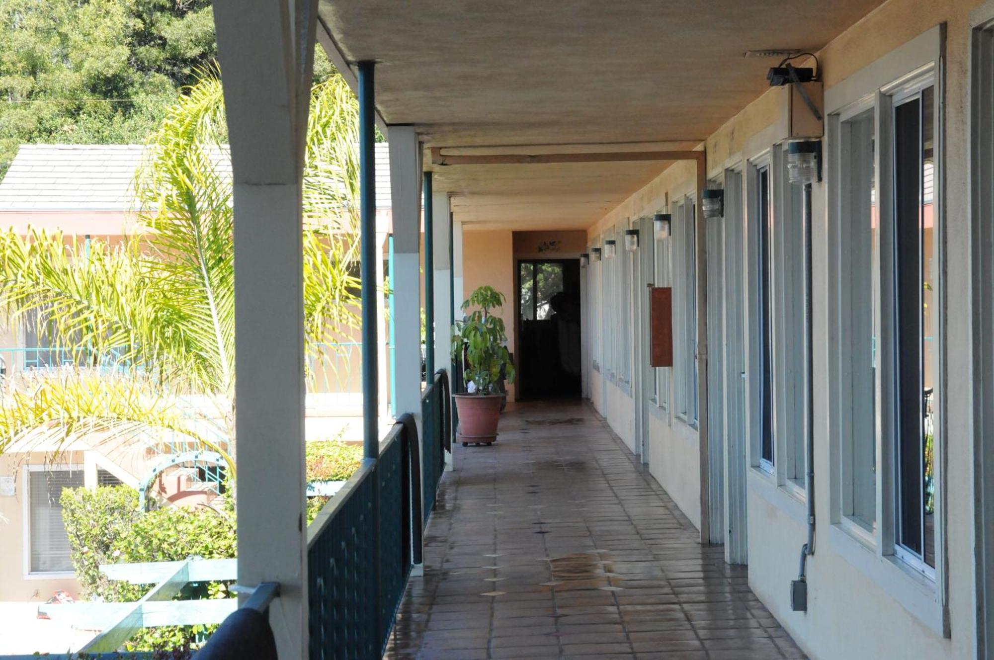 Oasis Inn And Suites Santa Barbara Buitenkant foto